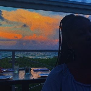 Meet your Posher, Karis